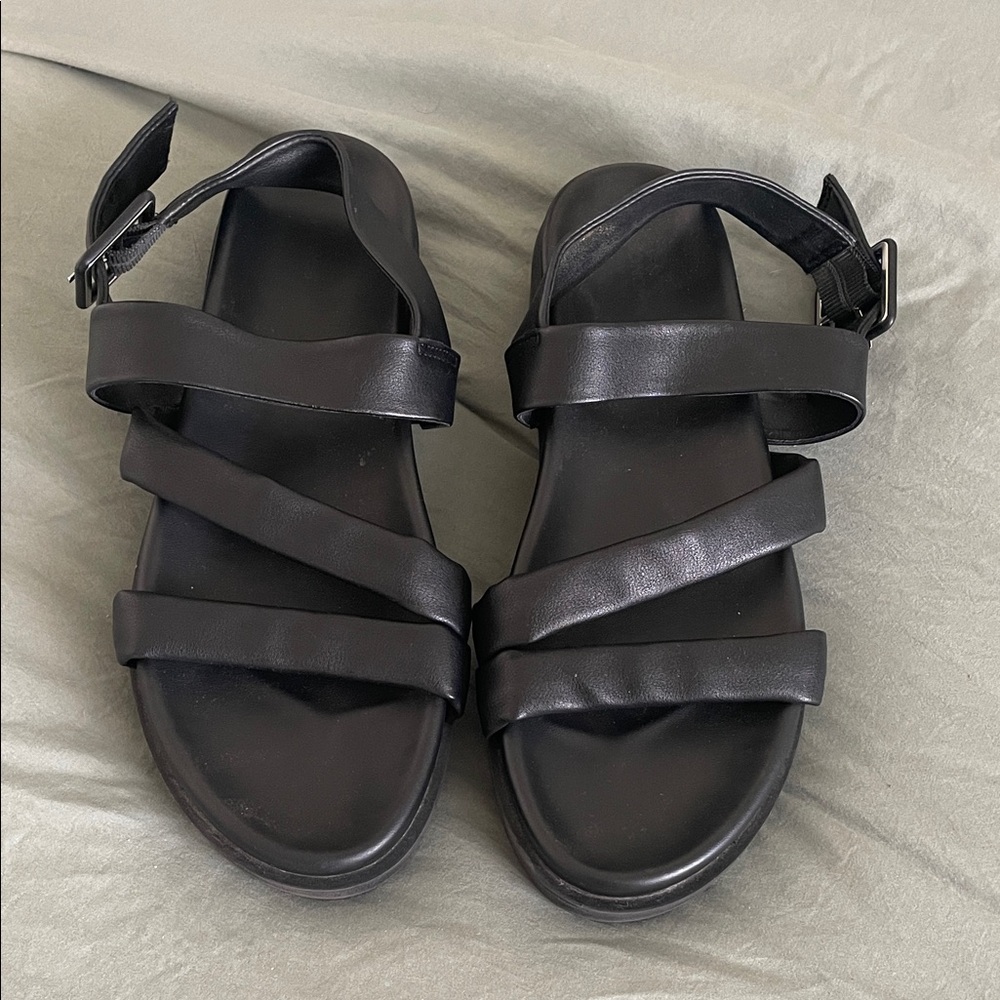 Kohl's Women's Black Strappy Buckle Sandals